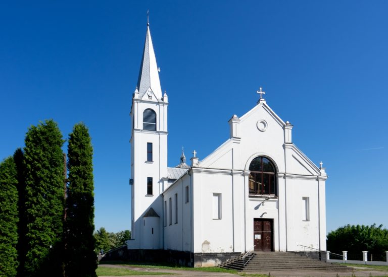 Išlaužo Švč. Mergelės Marijos, Krikščionių Pagalbos, bažnyčia